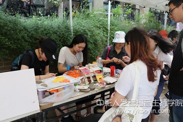 南藝“美的芳華”第十三屆社團巡禮節開幕2.jpg