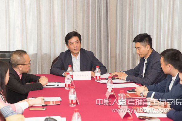 沈陽音樂學院副院長趙德山在會議上致辭