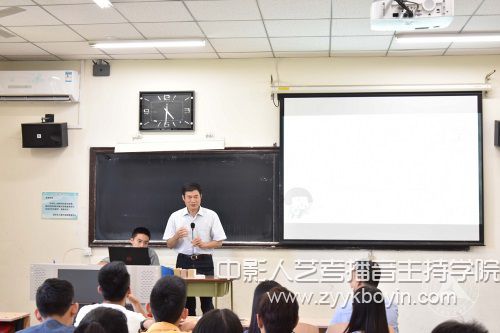 陳文申書記與同學們進行了親切的交流.jpg