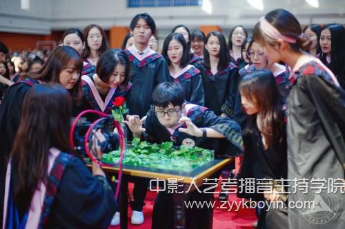 中國傳媒大學畢業(yè)典禮文藝表演環(huán)節(jié).jpg