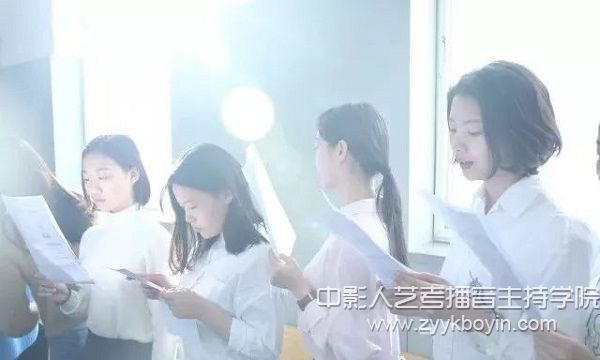 中戲電影電視系廣播電視節目主持專業方向開始考試.jpg